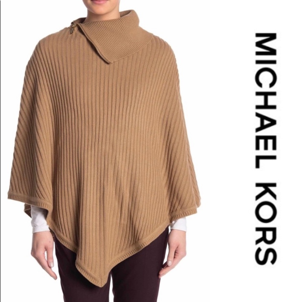 Michael Kors Zipped Sweater Poncho one size fits all
Camel color
Gold hardware